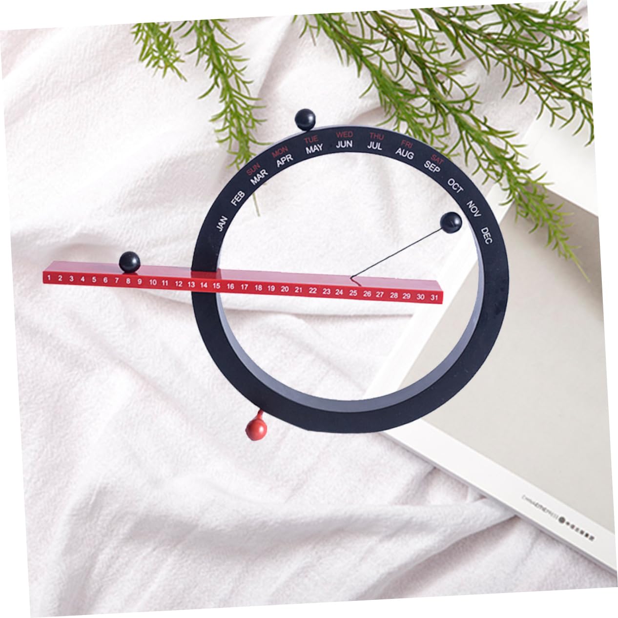 STOBOK Magnetischer Tischkalender Kugelkalender mit Manueller Schaltung Langlebiges Material Schreibtischkalender für Wohnzimmer Schlafzimmer Arbeitszimmer Ornament (Schwarz und Rot)
