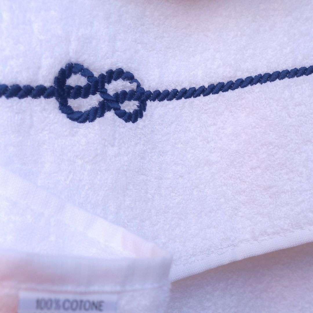 RICAMI FIORENTINI BALDI Set 5 Asciugamani con Ricamo Nodo Marinaro, Spugna di Cotone 100% 480 gr. 5 Pezzi: 2 Viso+ 2 ospite+ 1telo Doccia. Prodotto Artigianale Toscano (Saint Tropez, Bianco, 5 Pezzi)