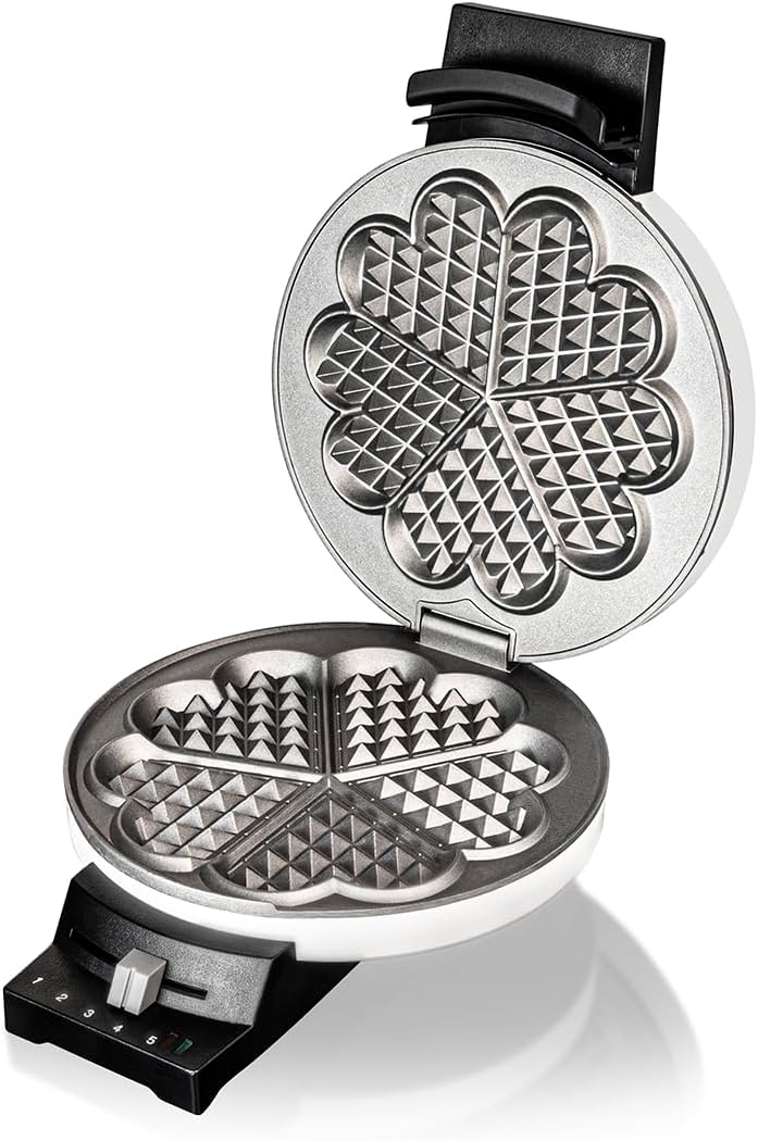 Cloer 181 Waffle Maker open with empty plates