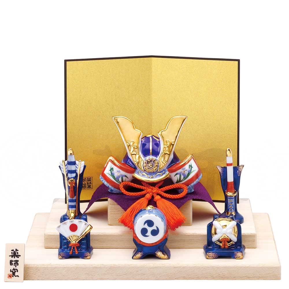 Amazon.co.jp: 五月人形 コンパクト 陶器 小さい 兜 かぶと/染錦出世兜