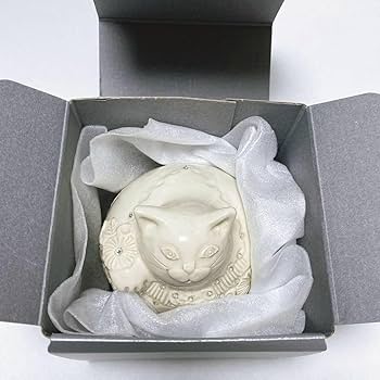 花柄の陶器製招き猫 作家作品 花柄陶器製招き猫 作家作品