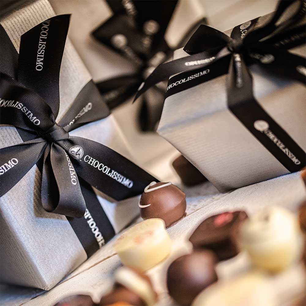 Ballotin de chocolats Supreme | 30 Chocolats | Assortiment à offrir | 375g | Premium | Homme | Femme | Noel | Anniversaire | Pâques | Grand-père | Grand-mère | Cadeau de mariage