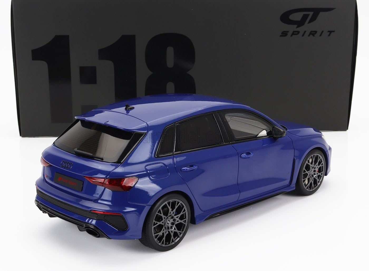 Amazon.co.jp: ミニカー 1/18 アウディ A3 RS3 GT-SPIRIT 1/18