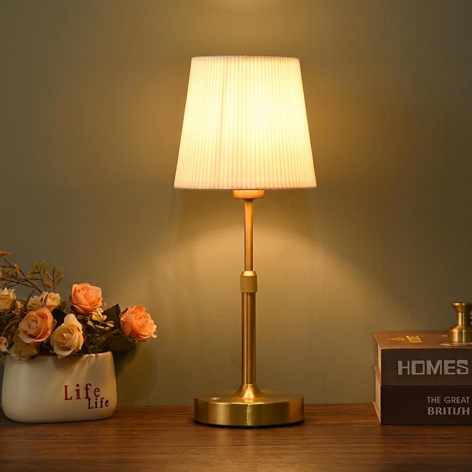 Rechargeable Cordless Battery Operated Lamp Table Lamp with Lamp Shades