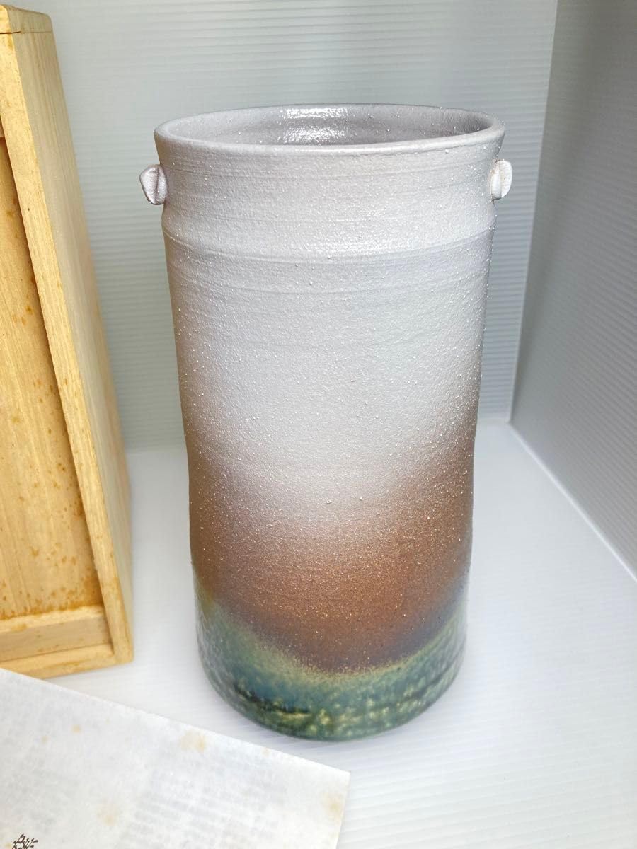 Amazon.co.jp: 瀬戸赤津焼 背戸窯 加藤鈔作「釉彩蝶文花入」 共箱有り