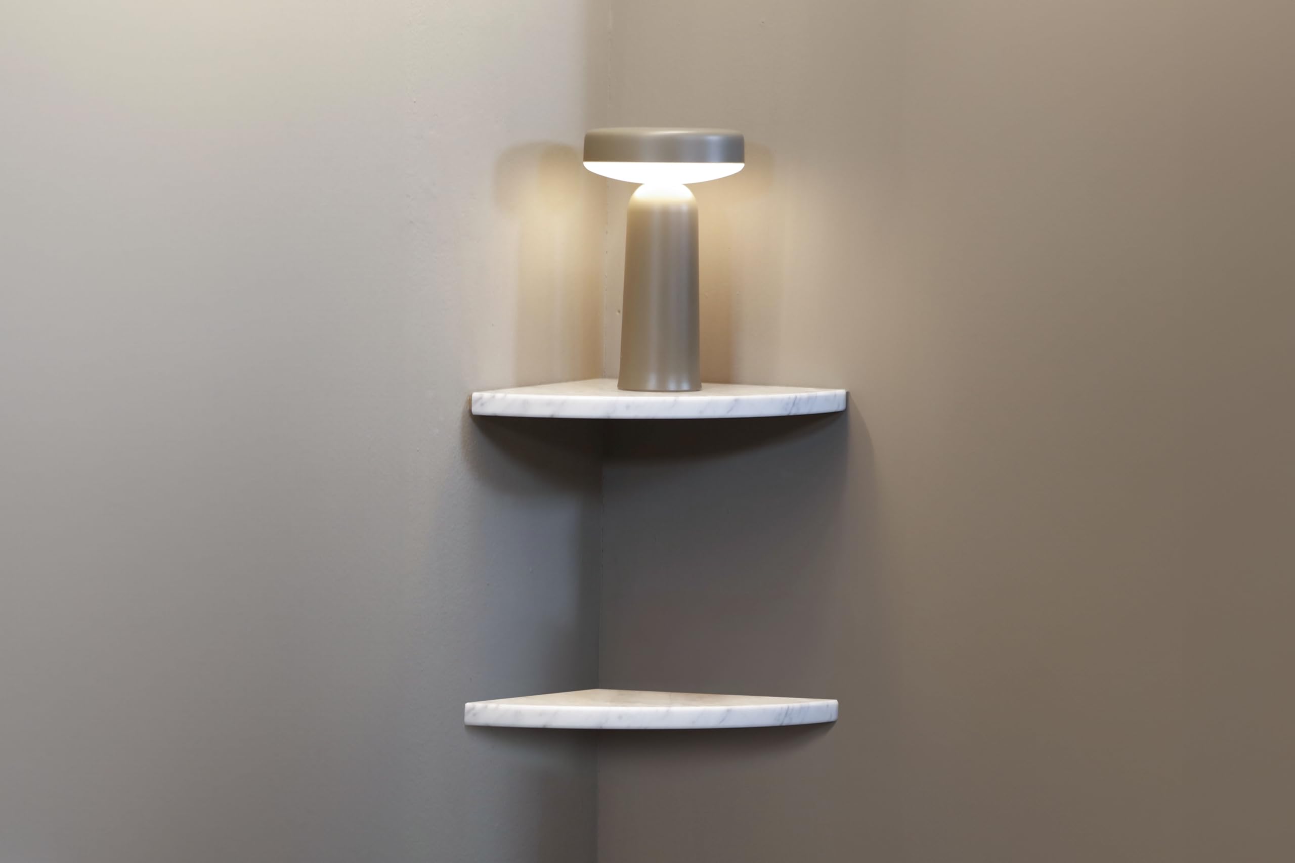 ALEDA STONE Mensola angolare da muro in Marmo, Mensole da muro Design, Mensole Bagno, 2 Mensole Easy con Kit di montaggio, incasso a scomparsa,22.9x22.9x2 cm, Made in Italy, Opaca (Bianco Carrara)