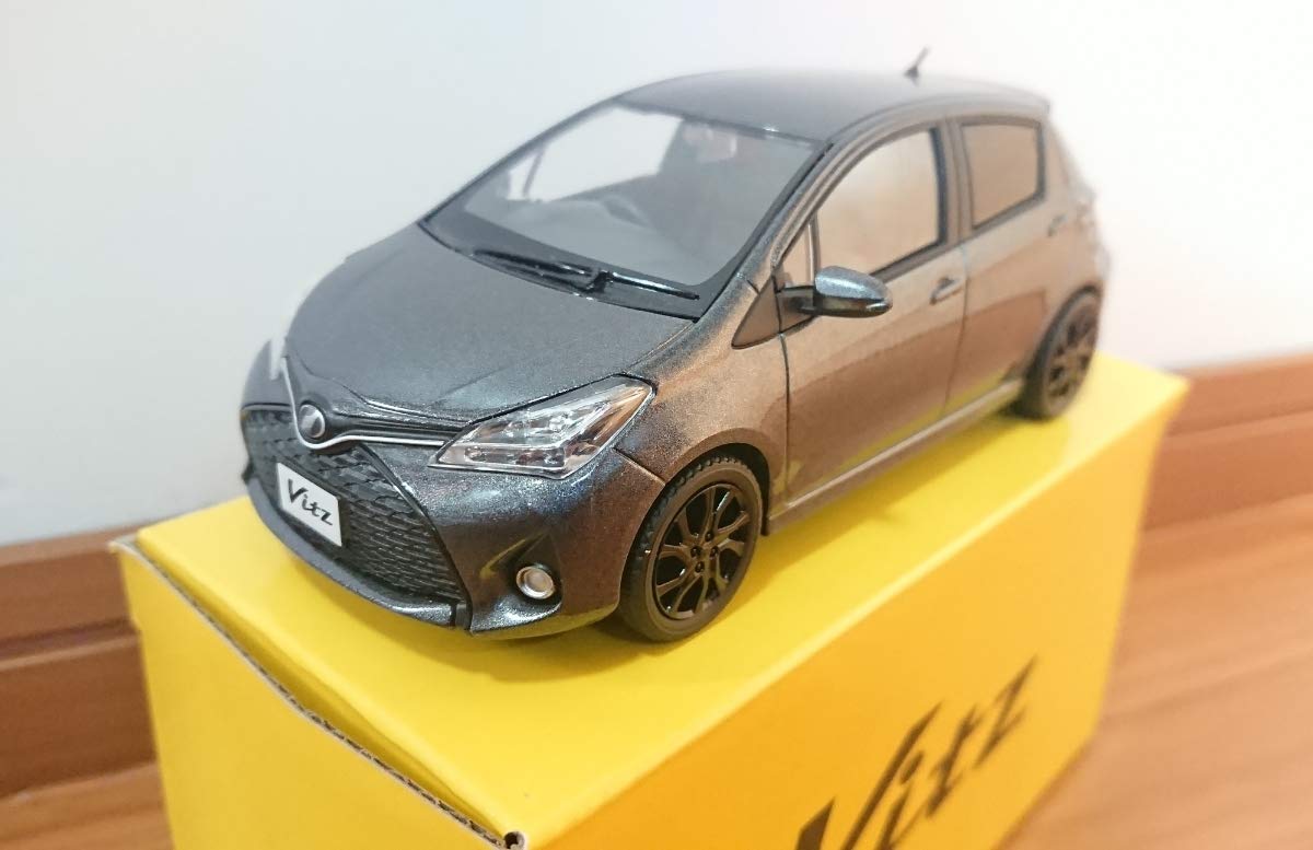Amazon.co.jp: ヴィッツRS Vitz 1/30カラーサンプルミニカー
