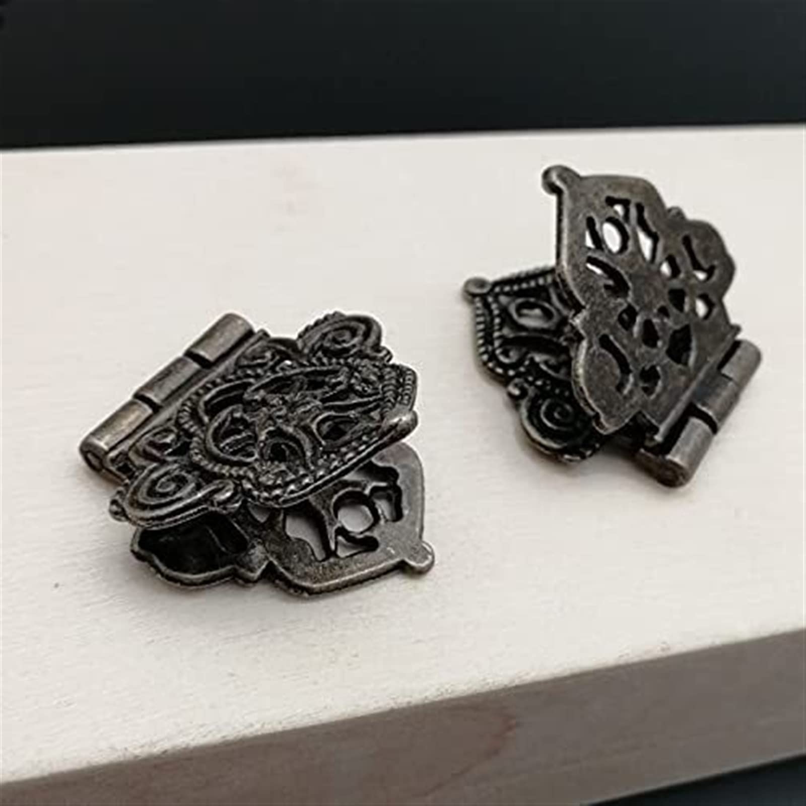 Zawiasy do drzwi w stylu retro, zawiasy składane samoblokujące, zawiasy czołowe, okucia do zawiasów do drzwi, zawiasy do drzwi 5 szt. Vintage aluminiowe zawiasy z pustymi kwiatami Chińskie okucia mebl