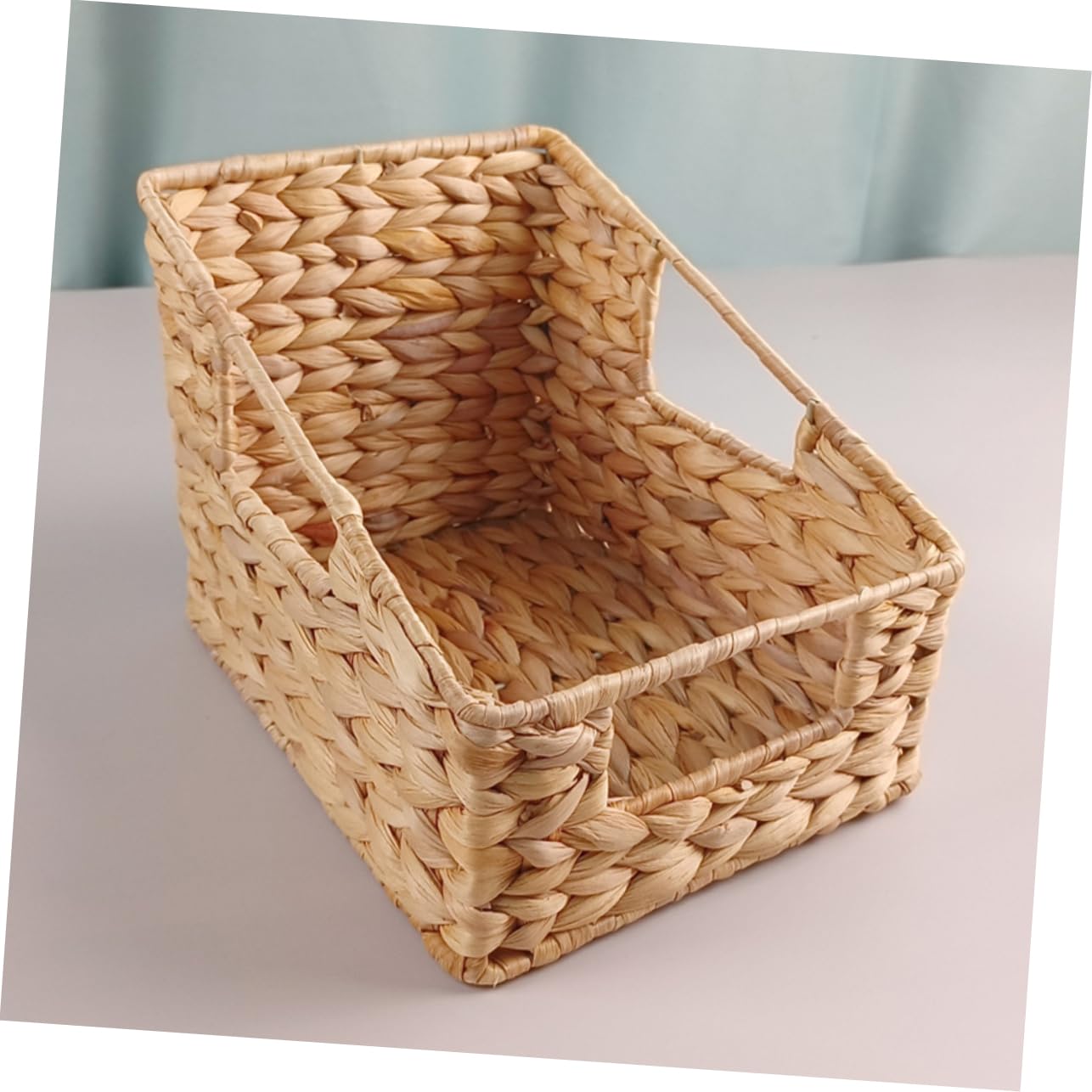 Alipis Cesto Portaoggetti in Giunco Naturale Manici su Tre Lati, Ampio Interno per Organizzazione Giocattoli e Carta, Design Intrecciato Elegante e Funzionale