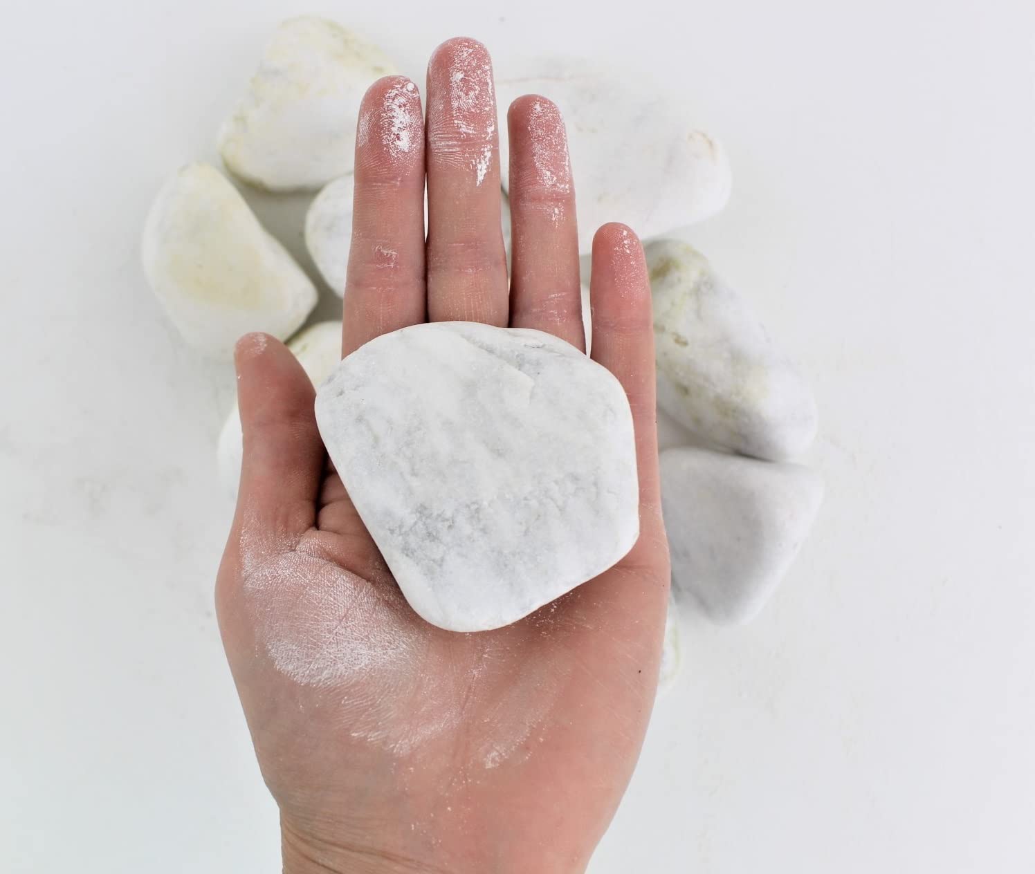 Gartenwelt Riegelsberger Carrara marmur żwirek niemyty, ziarnistość 40-60 mm, żwirek marmurowy, biały, śnieżnobiały kamyki ozdobne, dekoracja ogrodu