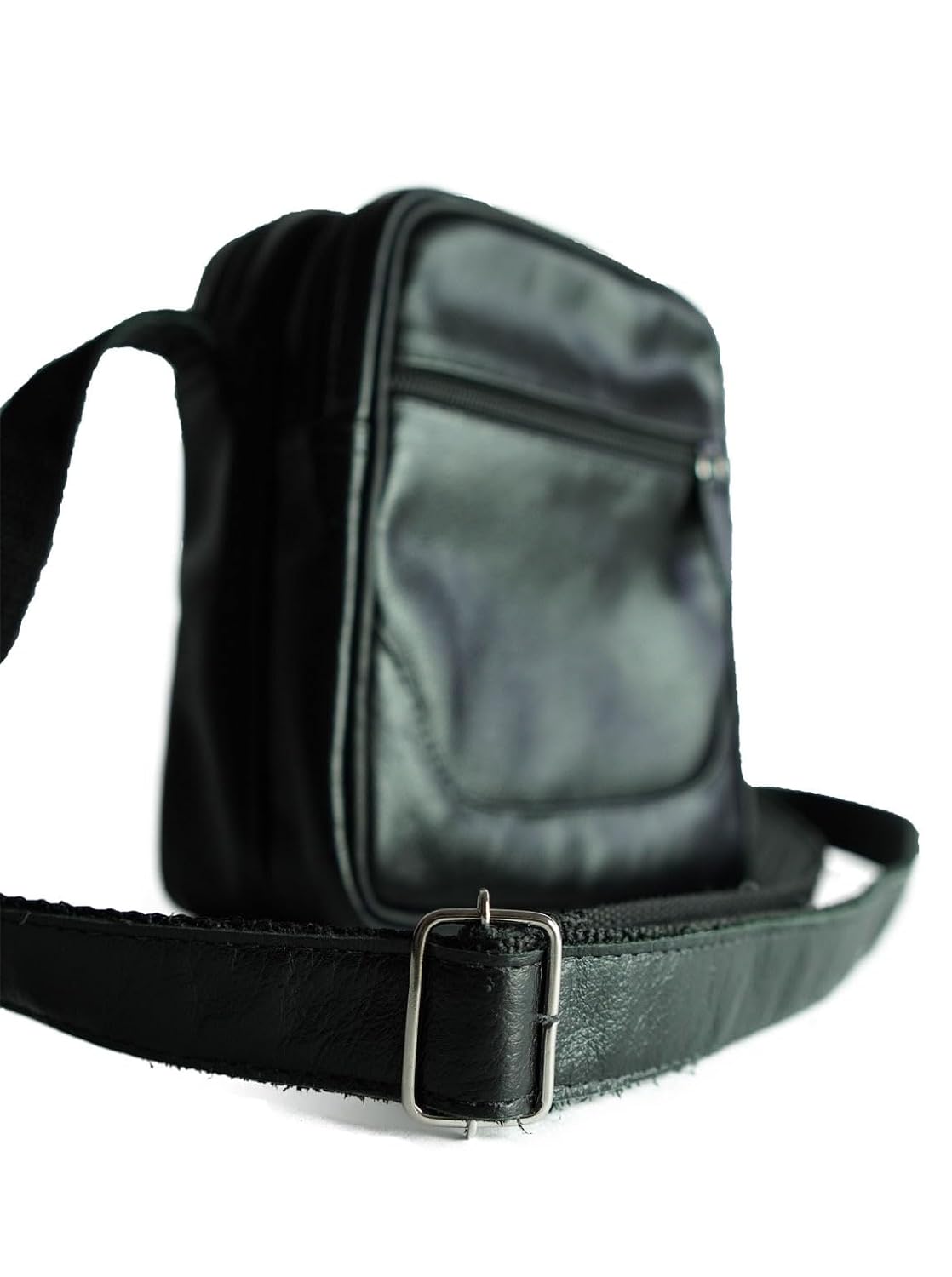 Shoulder Bag Unissex – Bolsa de Couro Legítimo Masculina Feminina Premium Bolsa Versátil Masculina e Feminina 05 em promoção! Veja a oferta e mais achadinhos de Bolsas 7 Hoje é o melhor dia para comprar Shoulder Bag Unissex – Bolsa de Couro Legítimo Masculina Feminina Premium Bolsa Versátil Masculina e Feminina 05 com aquele preço maroto! Promoção! Aproveite a oferta! 7
