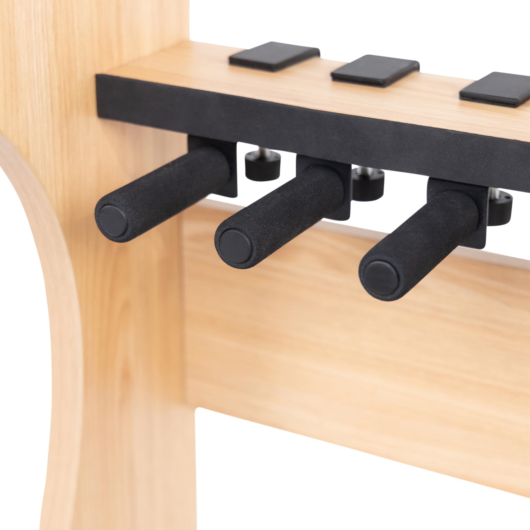 GATOR FRAMEWORKS - Supporto per chitarra elettrica Serie Elite con rack combinato per custodie da 3 a 4 spazi, finitura opaca in acero naturale (GFW-ELITEGTR3RK-MPL).