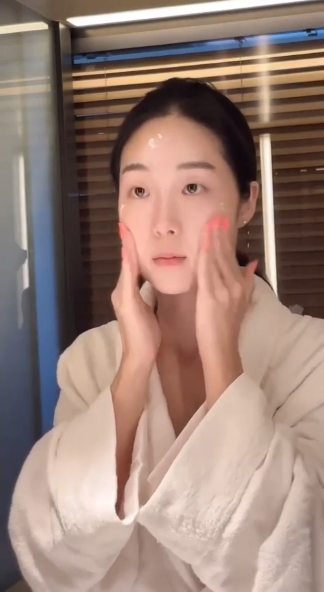 Amazon.com: VQM VIBANQUENTMANKA Capsule, Skin Care Booster