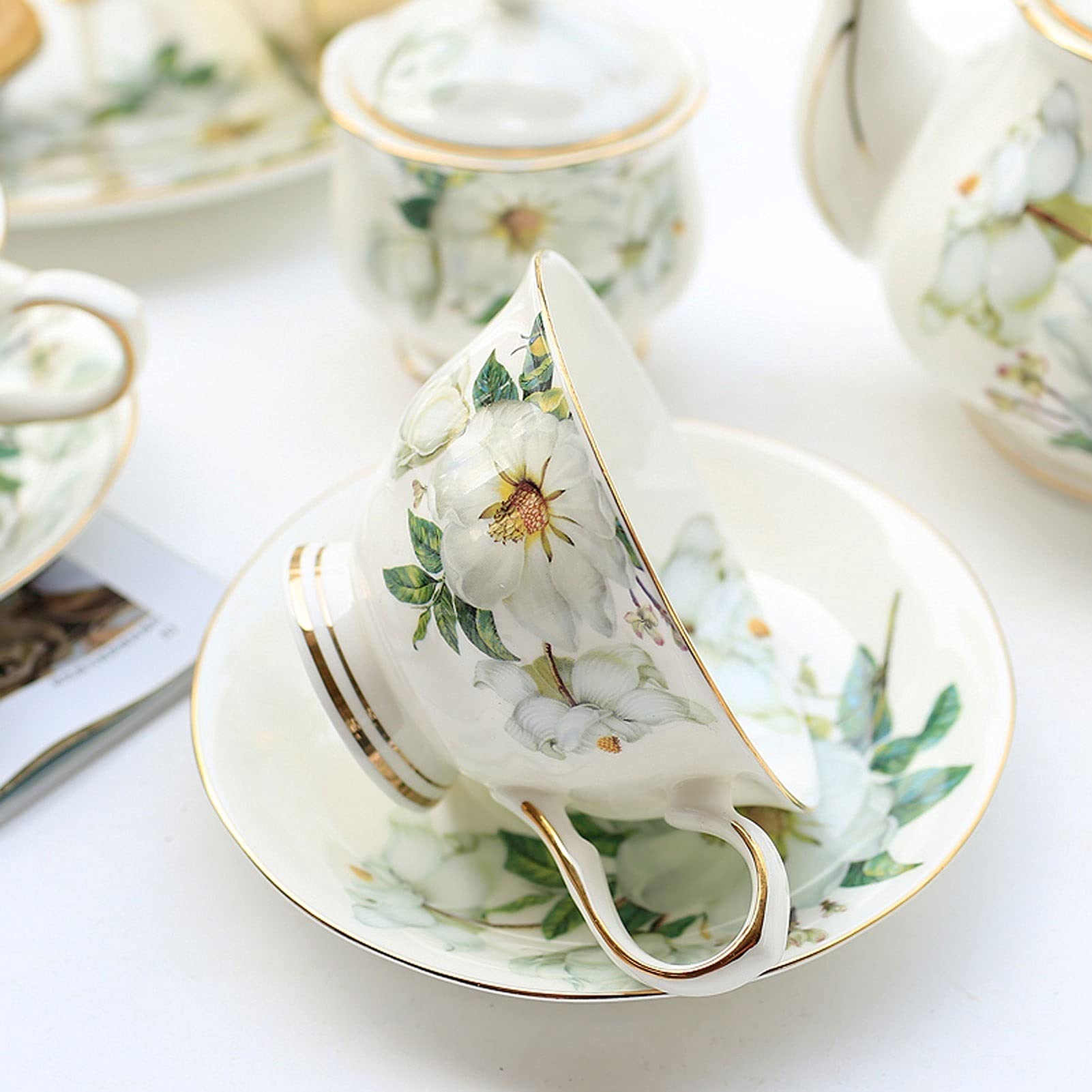 Kubek do kawy, filiżanka do herbaty w stylu europejskim zestaw filiżanek do kawy z porcelany kostnej zestaw do restauracji zestaw do herbaty kreatywny wzór kubek ceramiczny dziewczyna kwiatowa(A)
