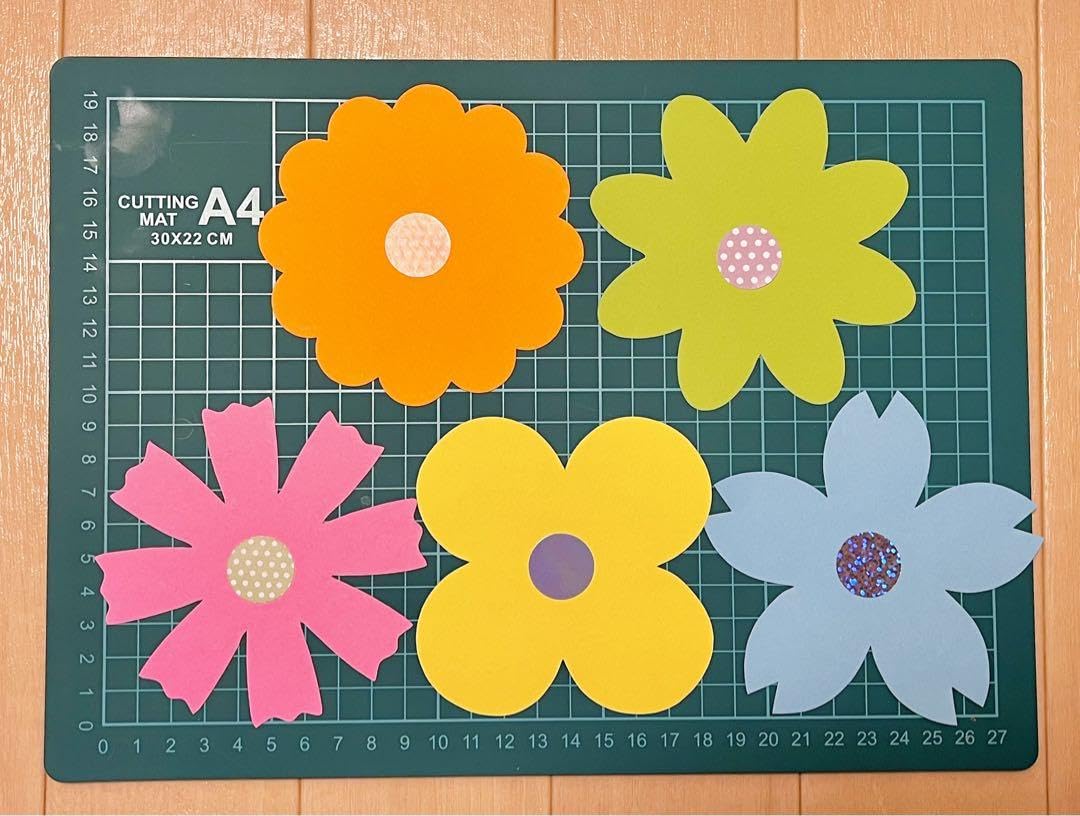 Amazon.co.jp: カラフル お花 壁面飾り 50枚 少し大きめ 保育 製作 春