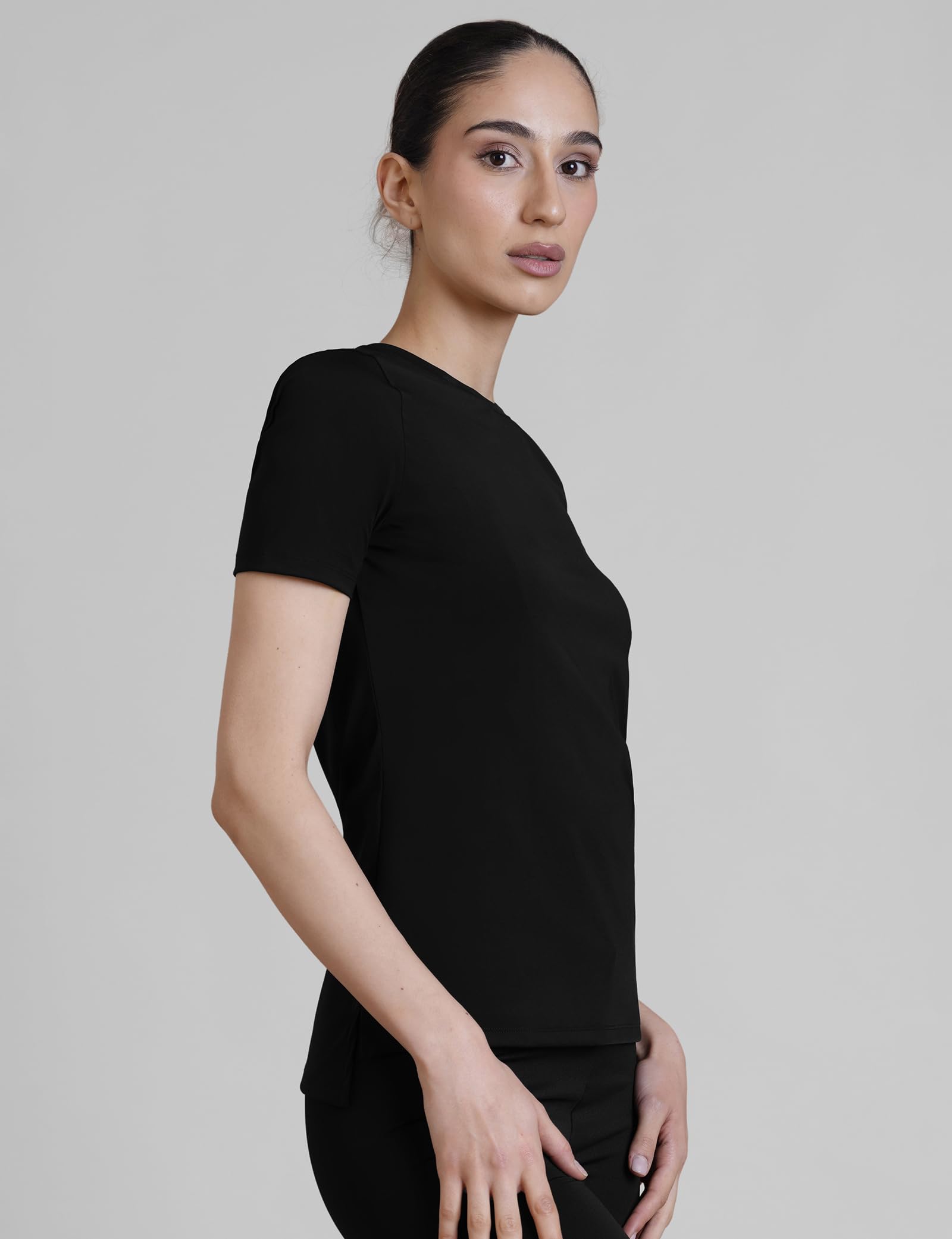 Camiseta deportiva para mujer de corte ajustado que absorbe la humedad, ligera, para gimnasio, yoga y correr, transpirable, dobladillo con abertura lateral, cómoda ropa de entrenamiento para