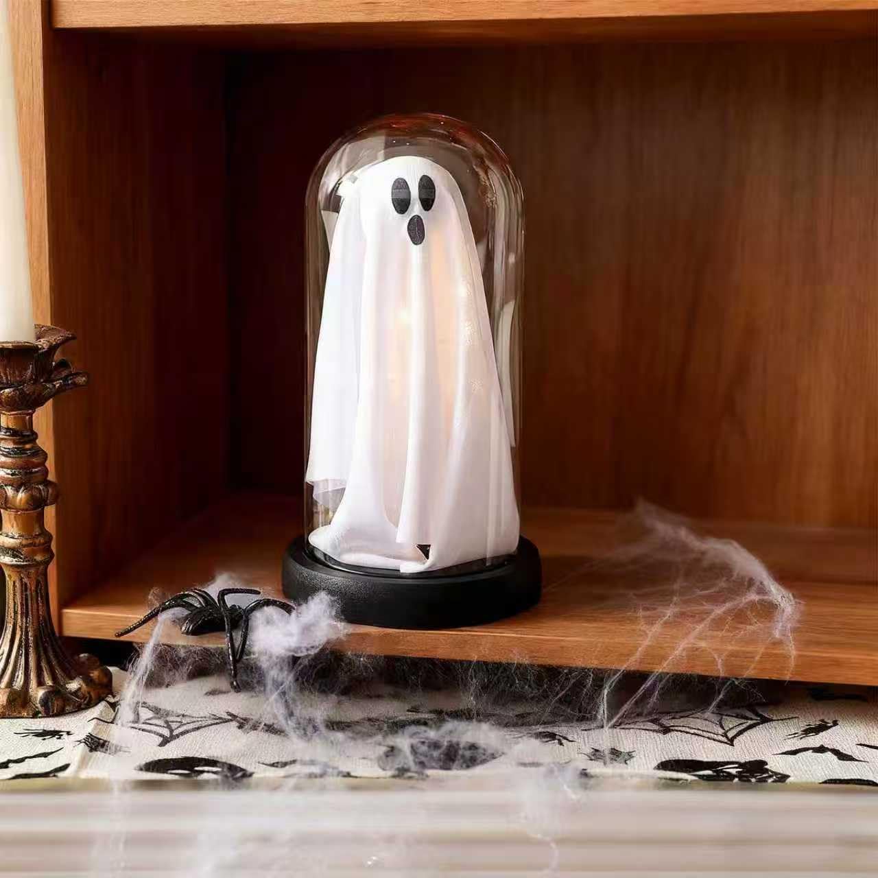 Dekoracje na Halloween do wewnątrz, świecący duch w przezroczystej kopule, uroczy upiorny duch dekoracja do ekspozycji kominka stołowego i dekoracji świątecznych