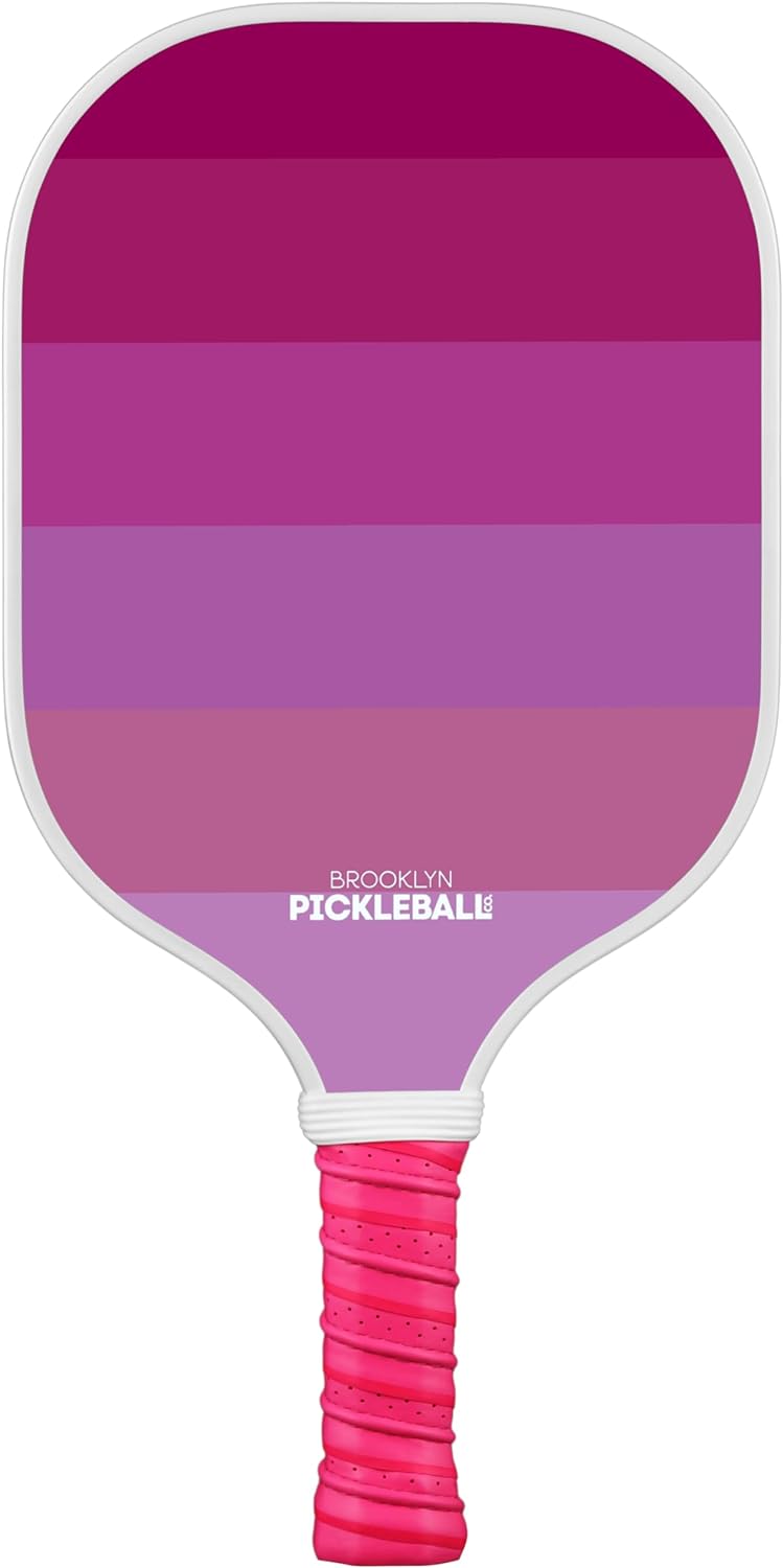 Brooklyn Pickleball Co. – Paleta de pickleball de fibra de carbono prémium, aprobada por USAPA, núcleo de panal, agarre acolchado, elegante paleta