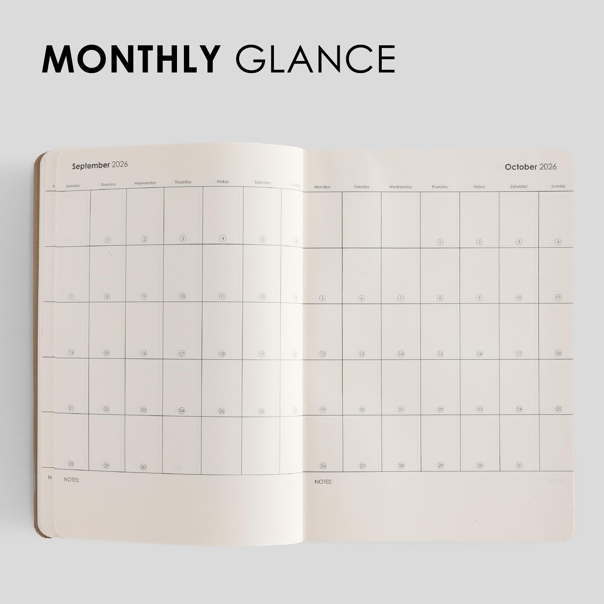 myPAPERCLIP Wochenplaner 2026 | Einband aus italienischem veganem Leder, 192 Seiten, 80 g/m², A5 (14,8 x 21,0 cm) | flach liegend | Jahreskalender, Monatsübersicht & Wochenplaner Layout | Schwarz