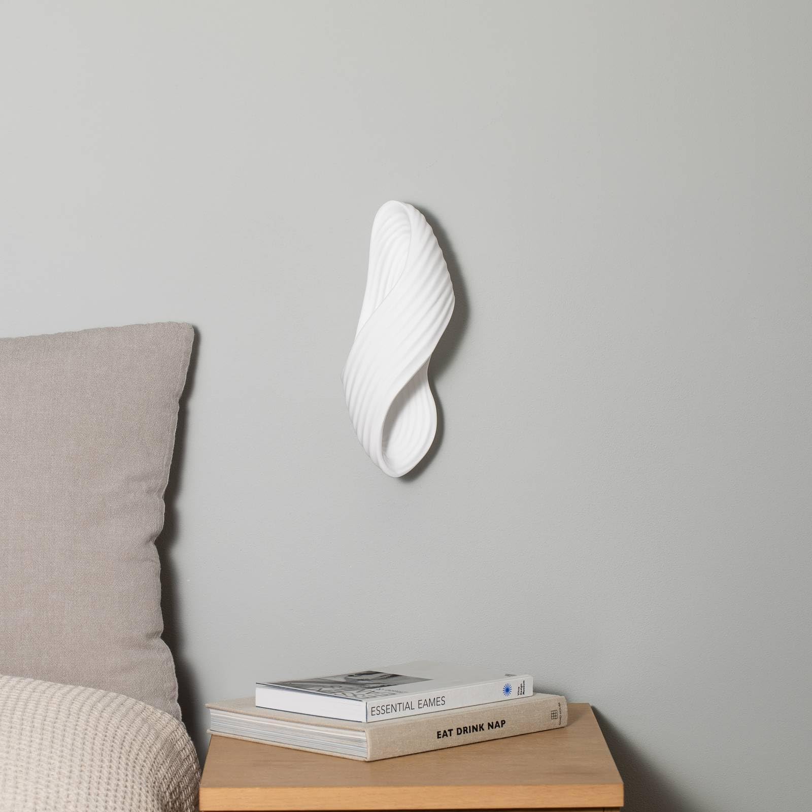 Lindby Applique Murale Ornela AI à intensité variable (Moderne) en Blanc Plâtre/Terre Cuite e. a. pour Salon & Salle manger (1 lampe,à G9), Lampe Eclairage Luminaire Mural