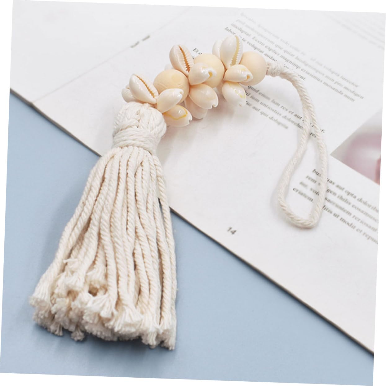 OFFSCH 2pcs Coastal Seaside Decor Boho Cowrie Shells Wooden Bead Strand Wreath Banner Farmhouse Garland Cotton Thread Decorative Tassel