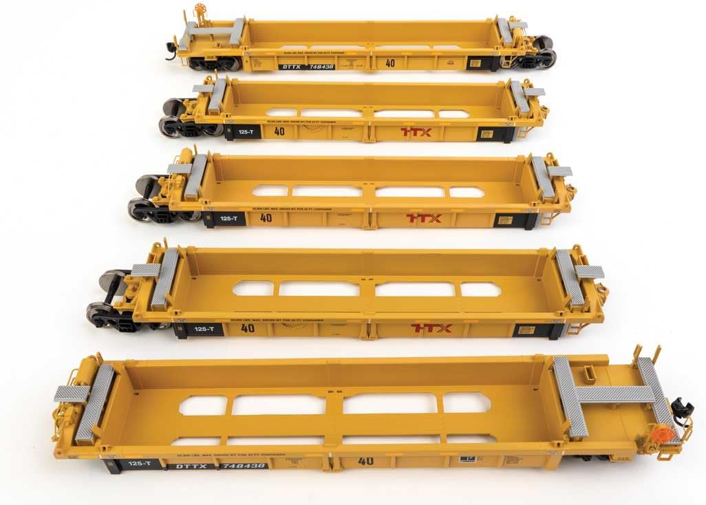 Walthers Mainline 910-55675 HO Scale Thrall 5-Unit Rebuilt 40' Well Car - Ready to Run - TTX DTTX #748438 - Large red TTX Logo