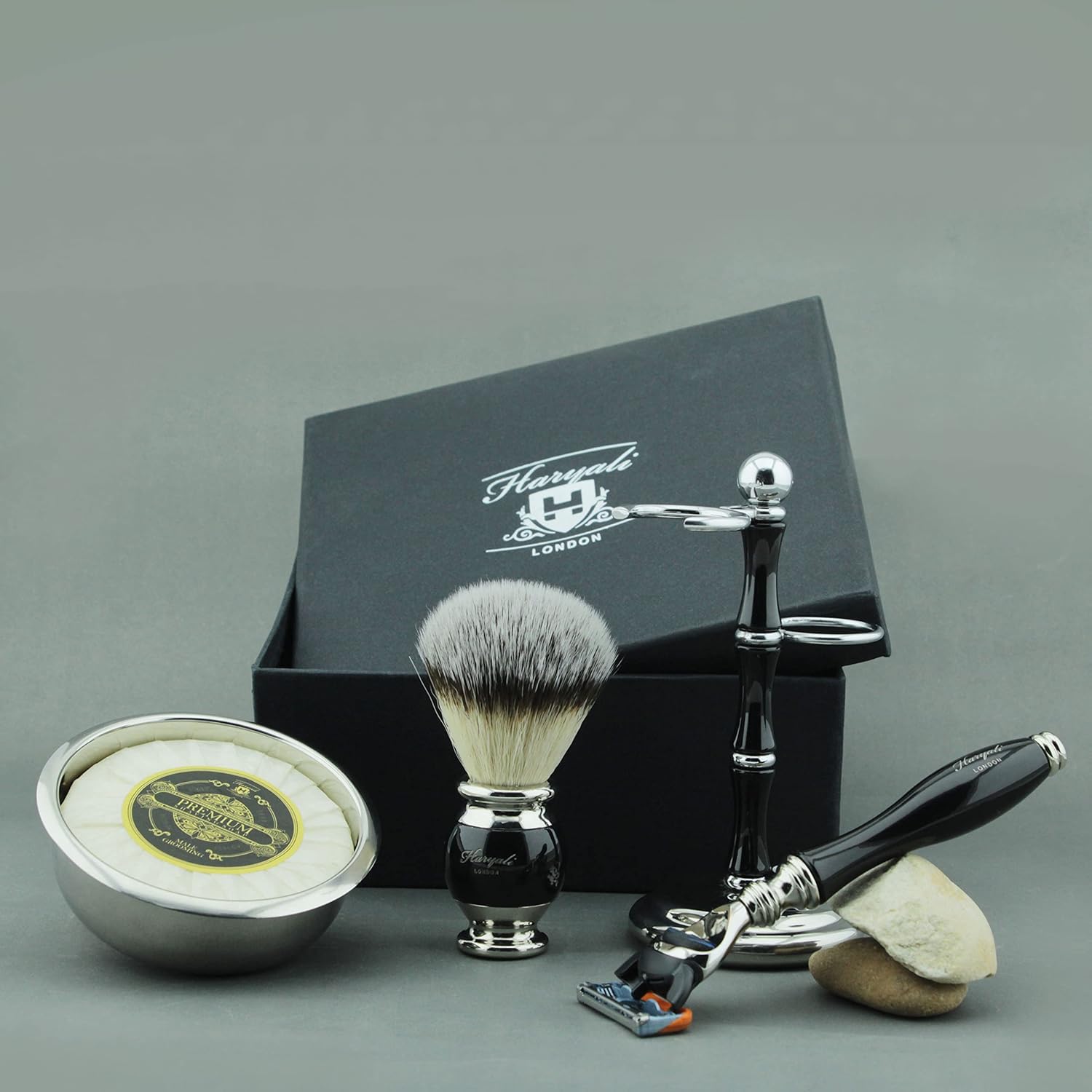 Haryali London 5-teiliges Rasierset für Herren, 5 Rasierer mit synthetischem Dachshaar, Rasierpinsel, Ständer und Seife, perfektes Set für Männer