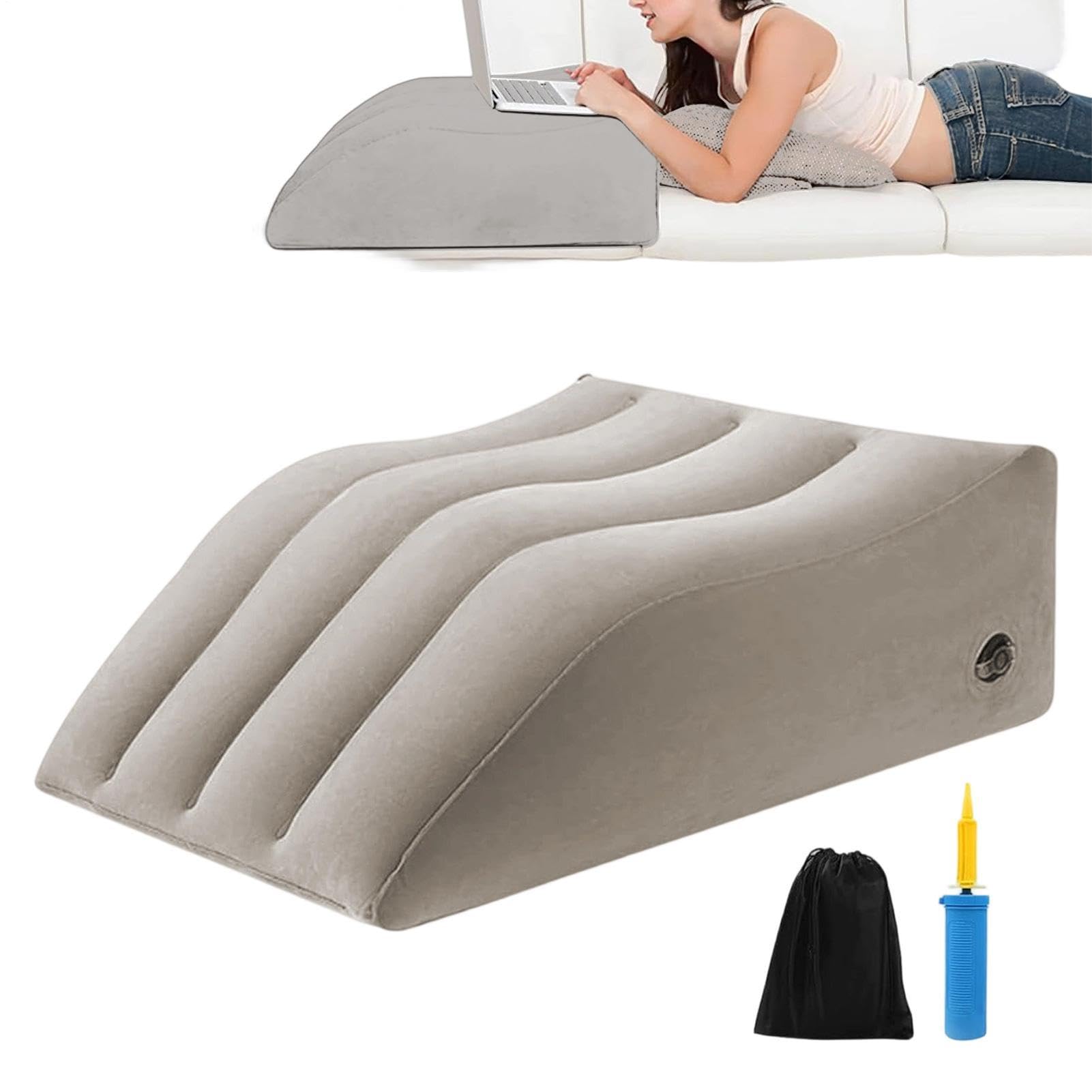 Soulager les jambes lourdes avec l'oreiller d'élévation gonflable pour lit