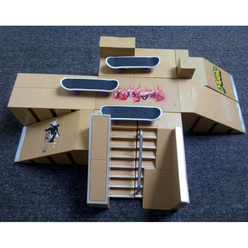Ultimate Parks Mini Fingers zestaw do deskorolki z 3 panelami palców i rampą do deskorolki Tech Deck, mini deskorolki