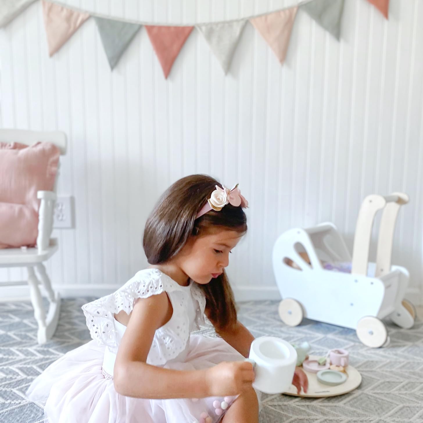 Multicolor Triangle Pink Linen Pennant 8 Flags Bunting Banner. Pastel Linen Fabric Flag Garland for Room Decoration Hanging on Wall, Crib, Birthday Decor, Baby Shower, Kids Playroom (Triangle Pink)
