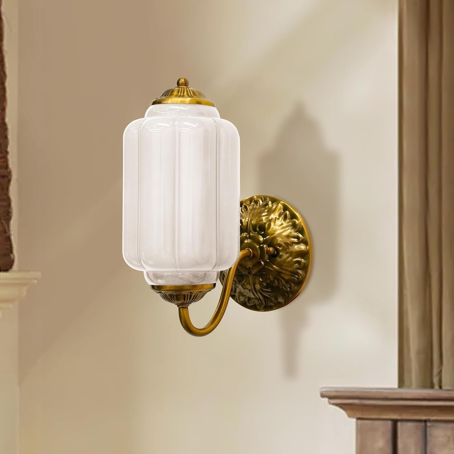 Stesulfr Vintage Mike Green Glass Wall Sconce Glass Shade Antique Brass Indoor Wall Light for Mirror Kitchen Living Room Gallery Vintage Milk Glass Bathroom Vanity Light