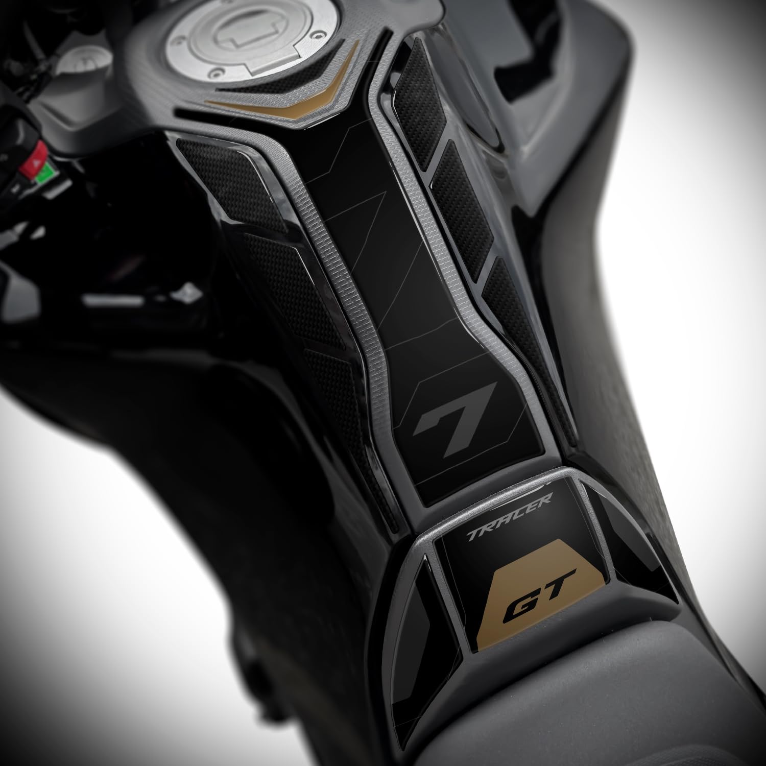 Az Graphishop Paraserbatoio Resina 3D Compatibile Con Yamaha Tracer 7 GT 2025-2026 Protezione da Urti e Graffi Made in Italy GP-6032 (Tech Black)