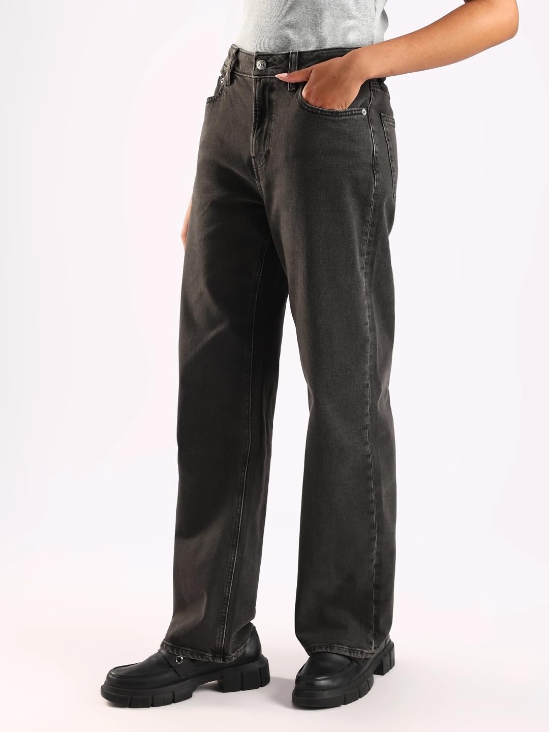 Calvin Klein Womens 90s Straight Jeans - Image 4