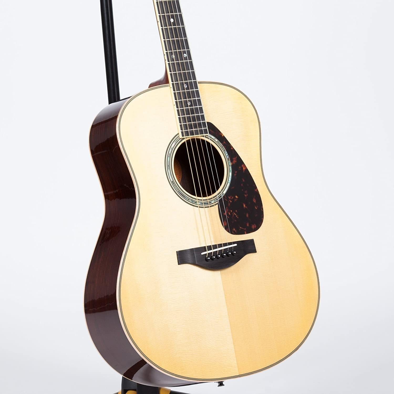 Yamaha serie L LL16 Dreadnought Guitarra Acústica con funda Natural