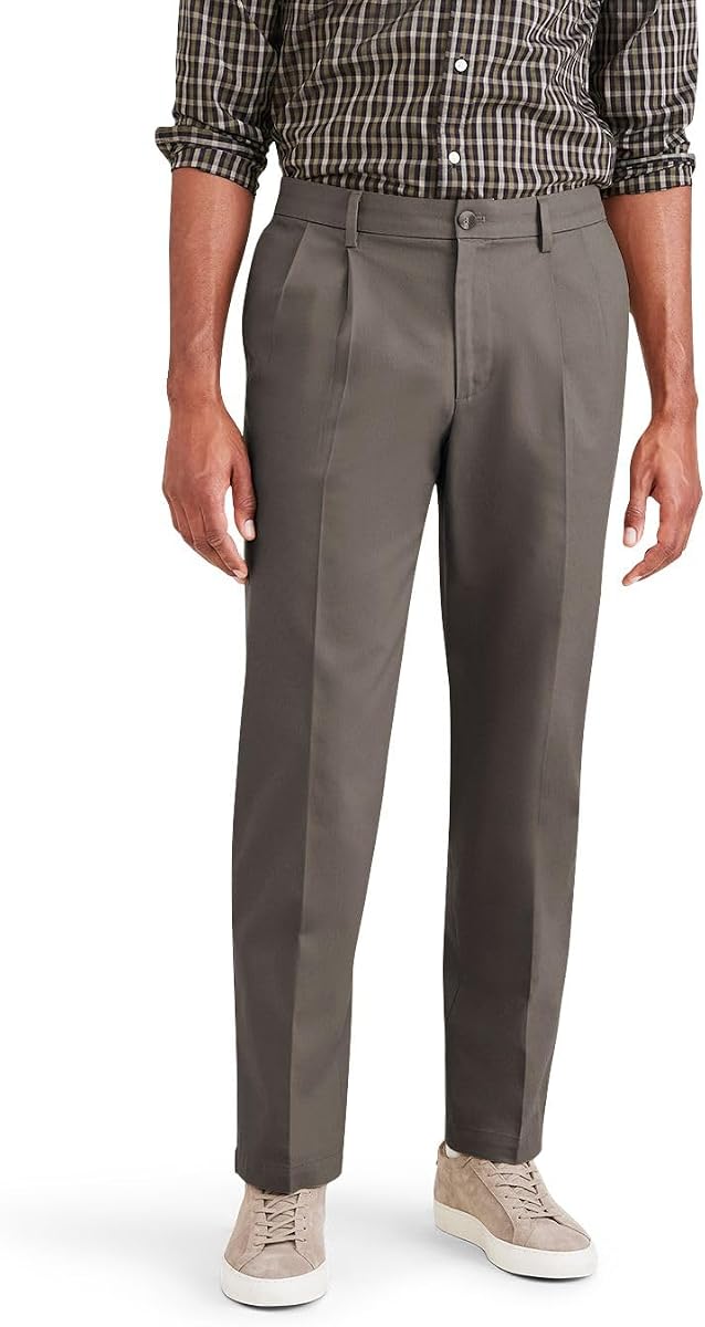 Corte clásico Signature Iron Free caqui con pantalones Stain Defender - Plisado (regular y grande y alto)