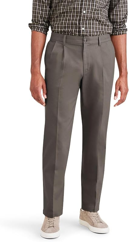 Corte clásico Signature Iron Free caqui con pantalones Stain Defender - Plisado (regular y grande y alto)