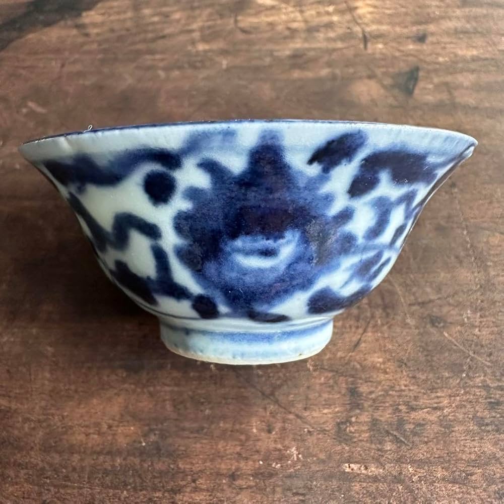 酒盃■唐草紋 かなり古い酒器 ぐい呑み 湯飲み 蕎麦猪口 古美術 時代物 骨董■ 酒盃□唐草紋 かなり古い酒器 ぐい呑み 湯飲み 蕎麦猪口 古美術