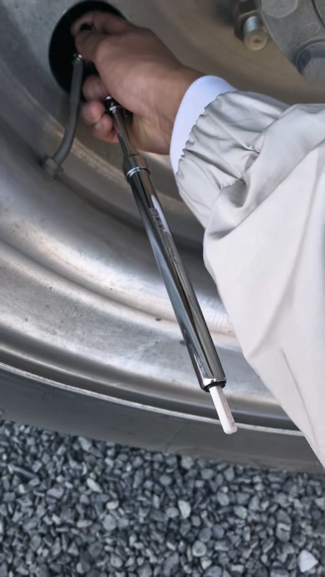 Image of GODESON 13.5 inch Dual Head Tire Pressure Gauge, 20-220PSI /2-15Bar High Accuracy Semi trcuk tire Gauge, Heavy Duty Pencil Pressure Gauges Checker for RV & Truck, Stainless Steel Solid Body, Portable