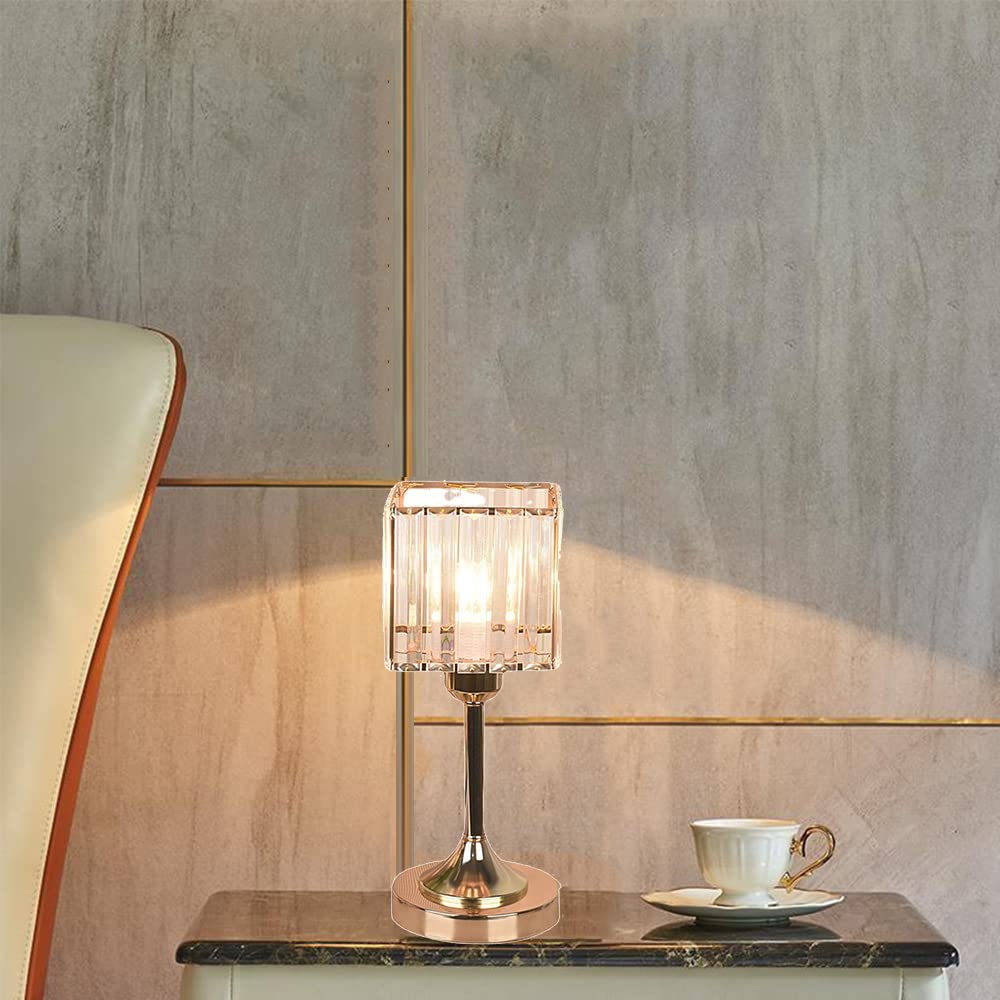Lampada da tavolo moderna in cristallo, Lampada da comodino in argento cromato, Lampada da scrivania con interruttore on / off in linea, Luce notturna decorativa per camera da letto (Gold
