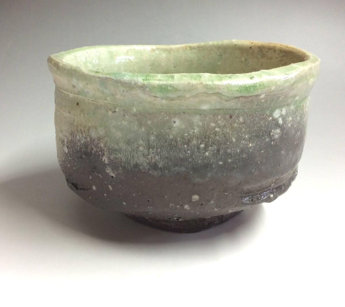 Amazon.co.jp: 三谷本景 伊賀茶碗 作古庵 伊賀三田窯 共箱 共布 略歴付 