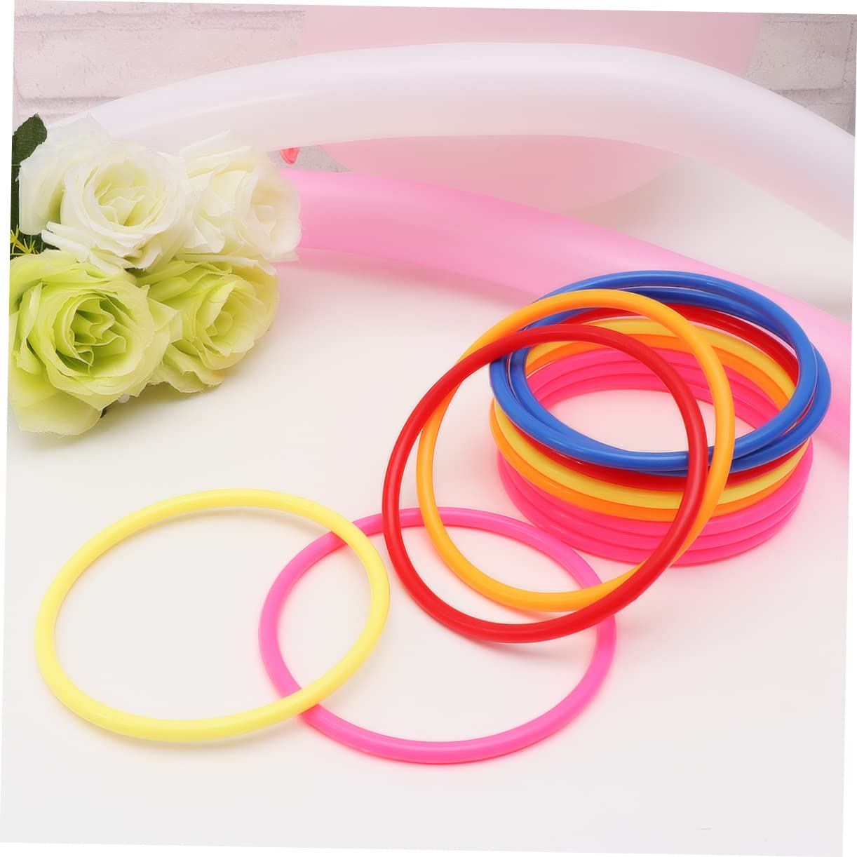 UKCOCO Outdoor Boys and Girls 32pcs Plastic Ring Toss Games Props Safe for Family Fun Random