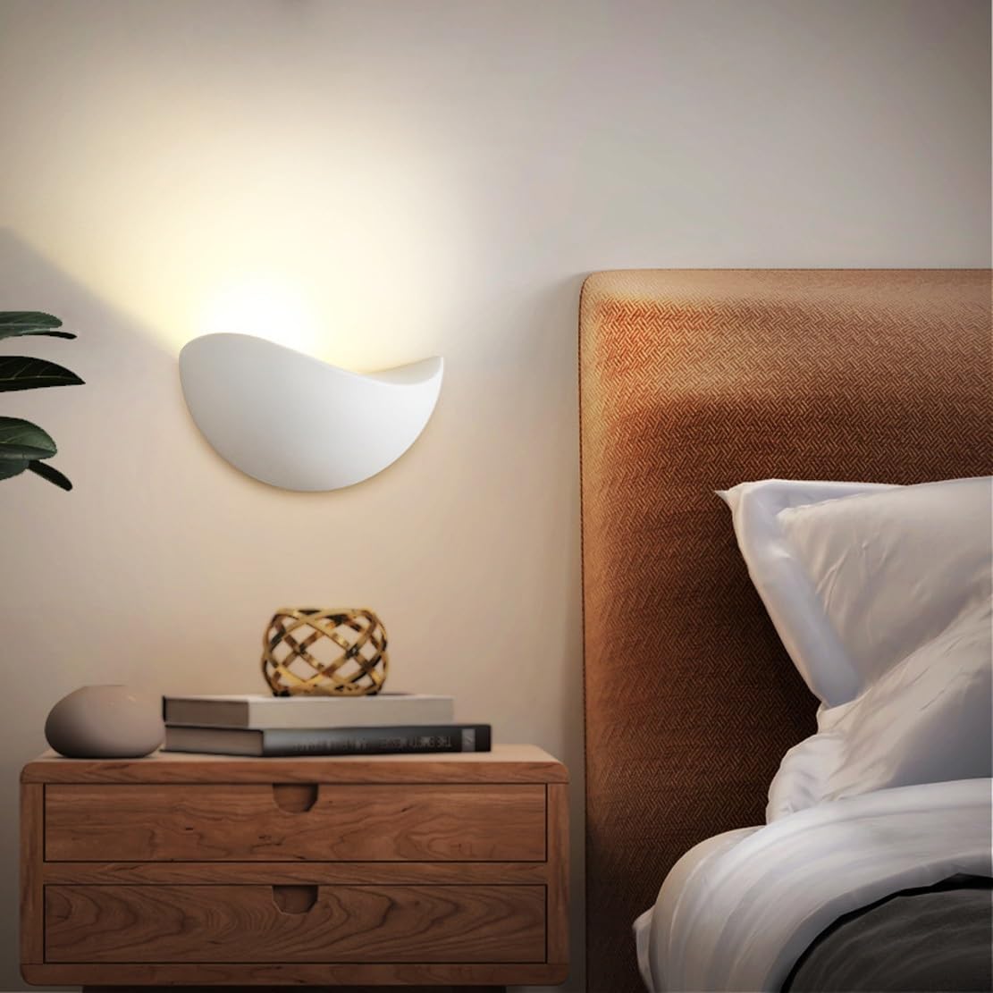Nowoczesna i minimalistyczna lampa ścienna LED w kształcie półksiężyca, światło w górę i w dół, ciepła biel 3000 K, do sypialni, salonu, korytarza, czarno-białe aluminium (białe)