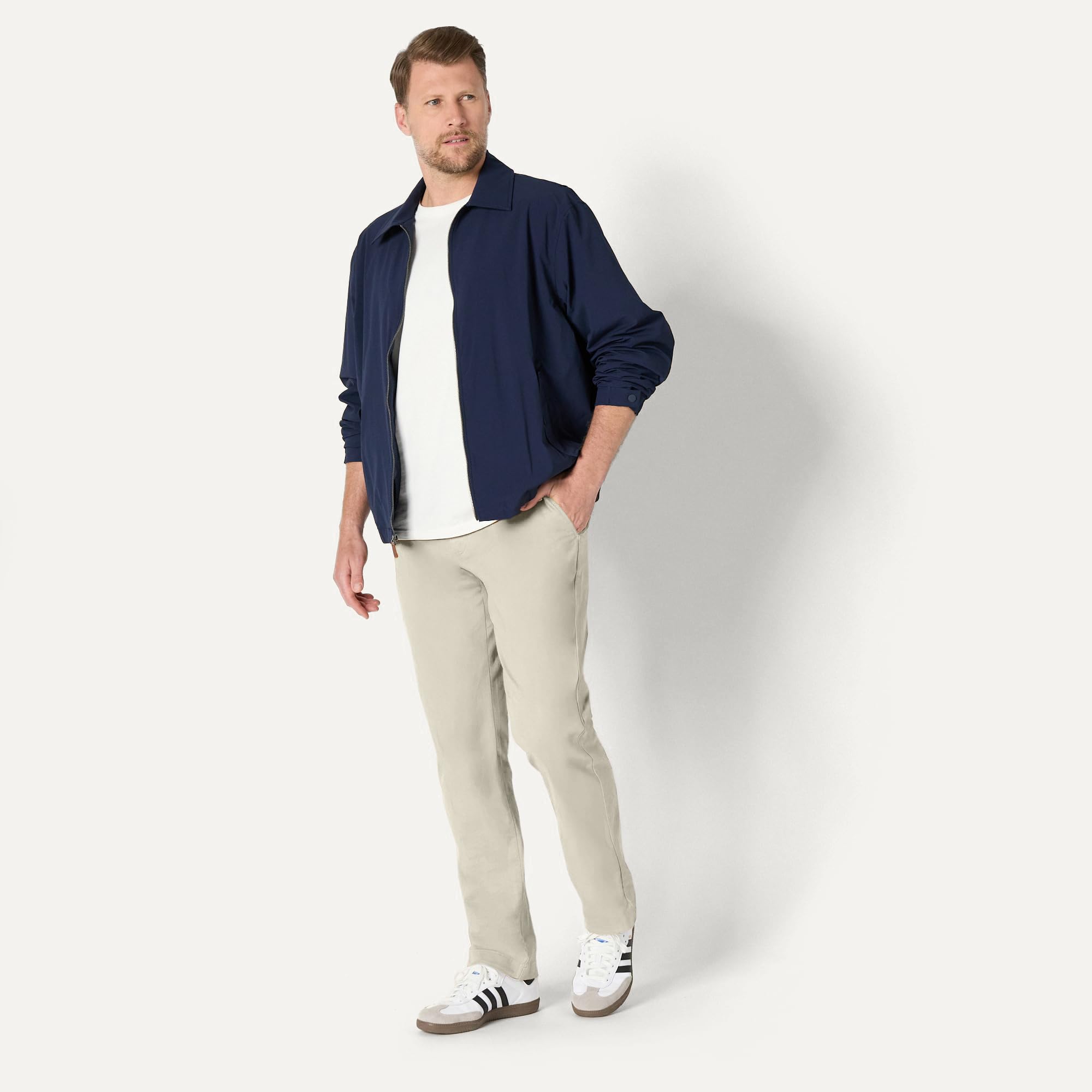 Amazon Essentials Pantalones de Estilo Chino, Elásticos, Cómodos, de Tela Lavada y Corte Atlético Hombre