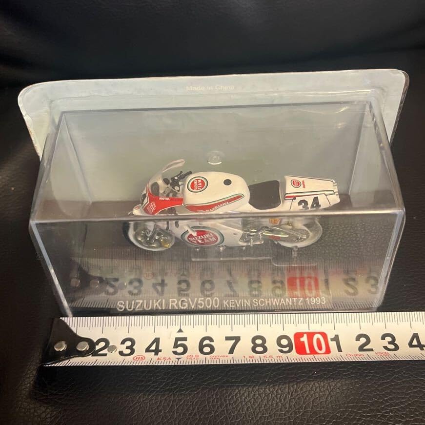 Amazon.co.jp: 1/24 SUZUKI RGV500 KEVIN SCHWANTZ 1993ケヴィン