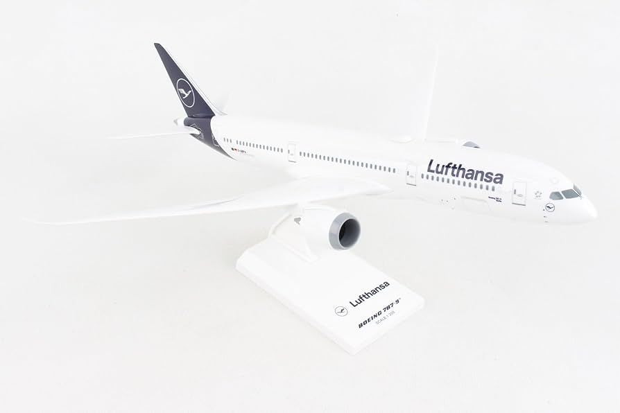 Amazon.com: Daron SkyMarks Lufthansa 787-9 1/200 (SKR1096) : Toys Amazon.com: Daron SkyMarks Lufthansa 787-9 1/200 (SKR1096) : Toys