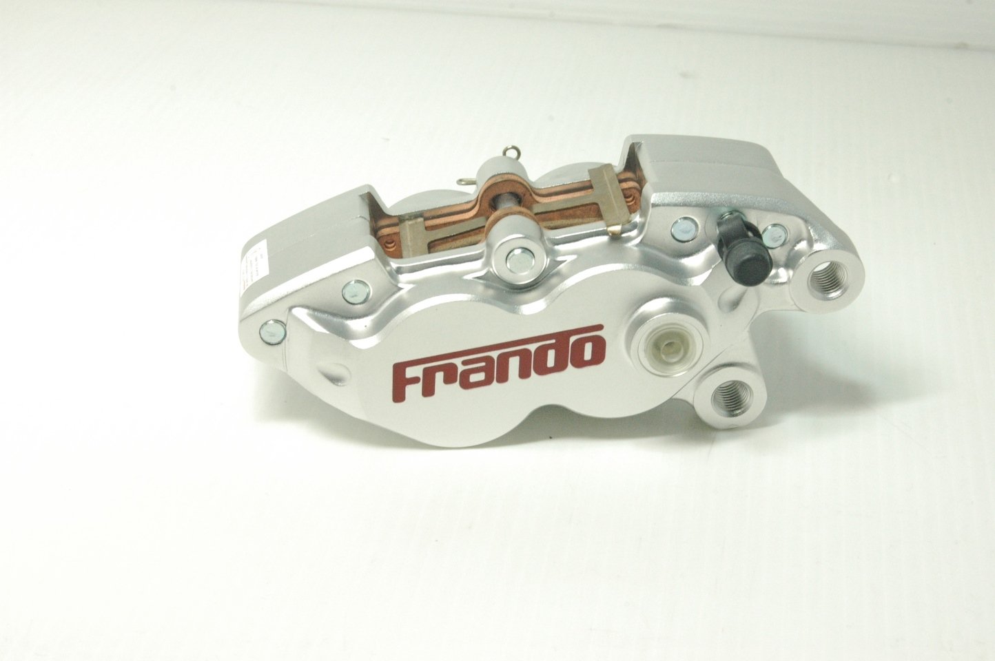 新型 左銀 40mm 4POTキャリパー Folamdo シャークモデル