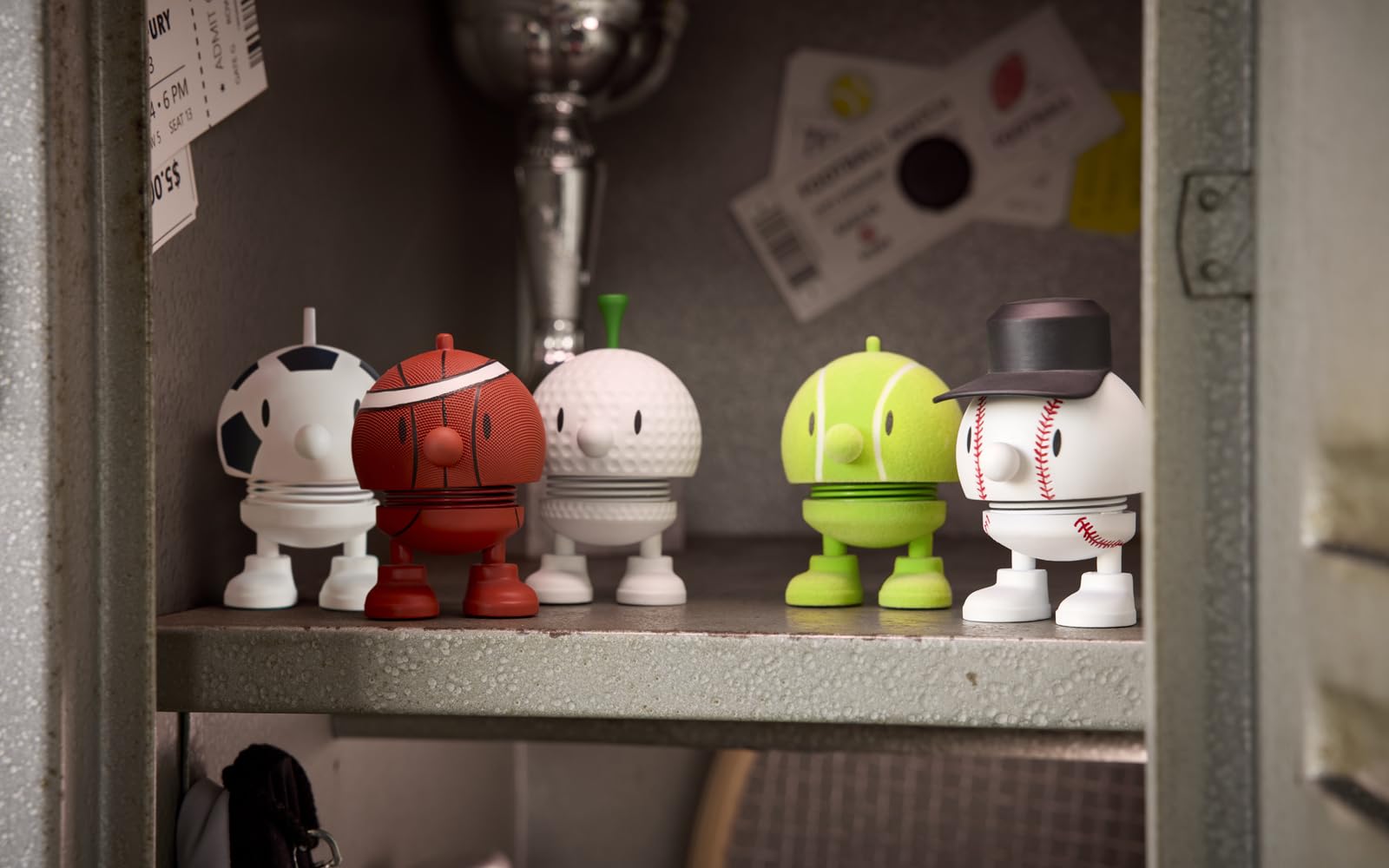 Hoptimist Fußball Bumble, Fussball Deko und Gadget fürs Schreibtisch, Büro und Zuhause, Geschenk oder Geburtstag Deko, Höhe 7,6 cm, Durchm. 5,8 cm