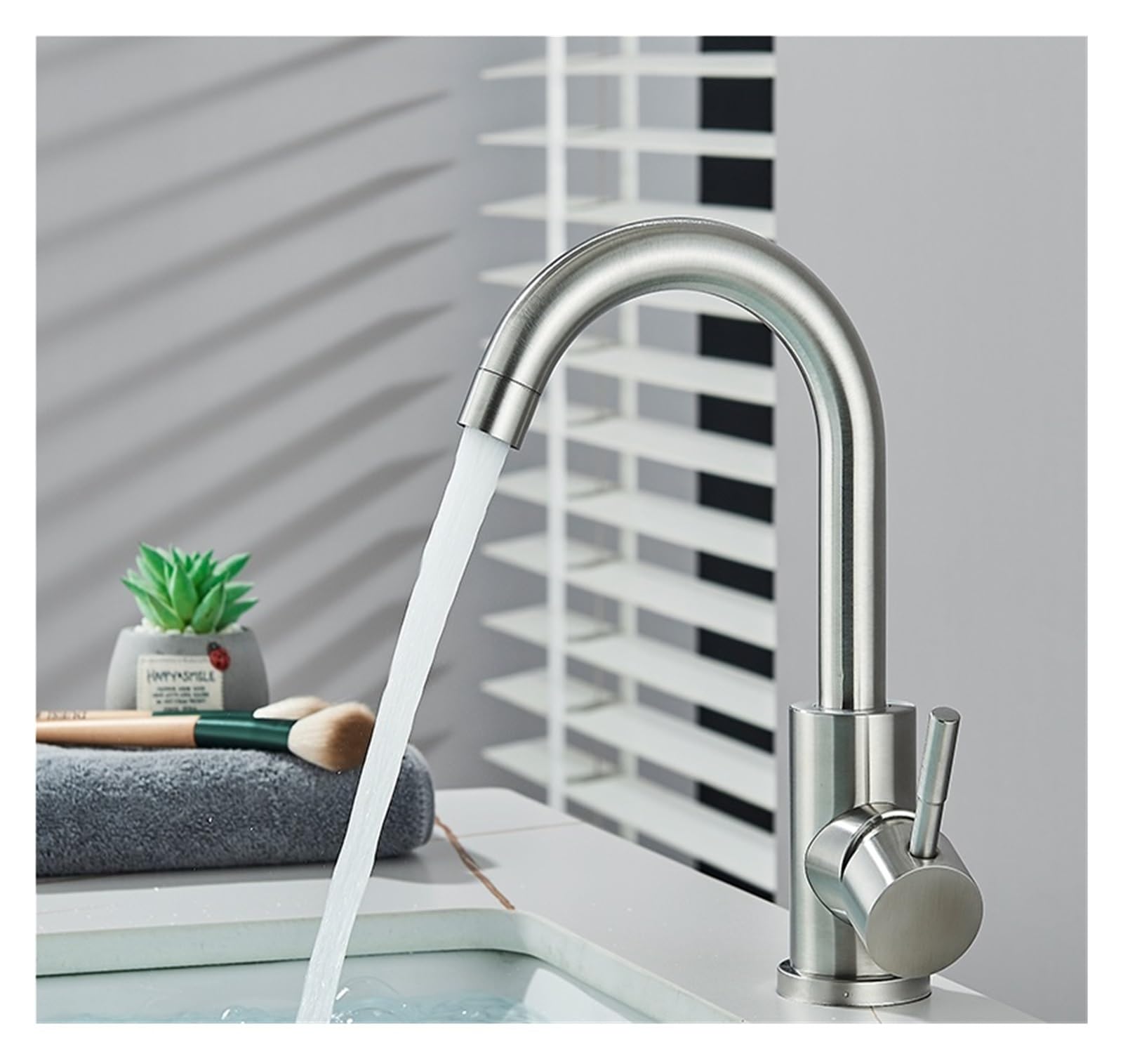 Robinet lavabo court anti éclaboussures en laiton à commande unique