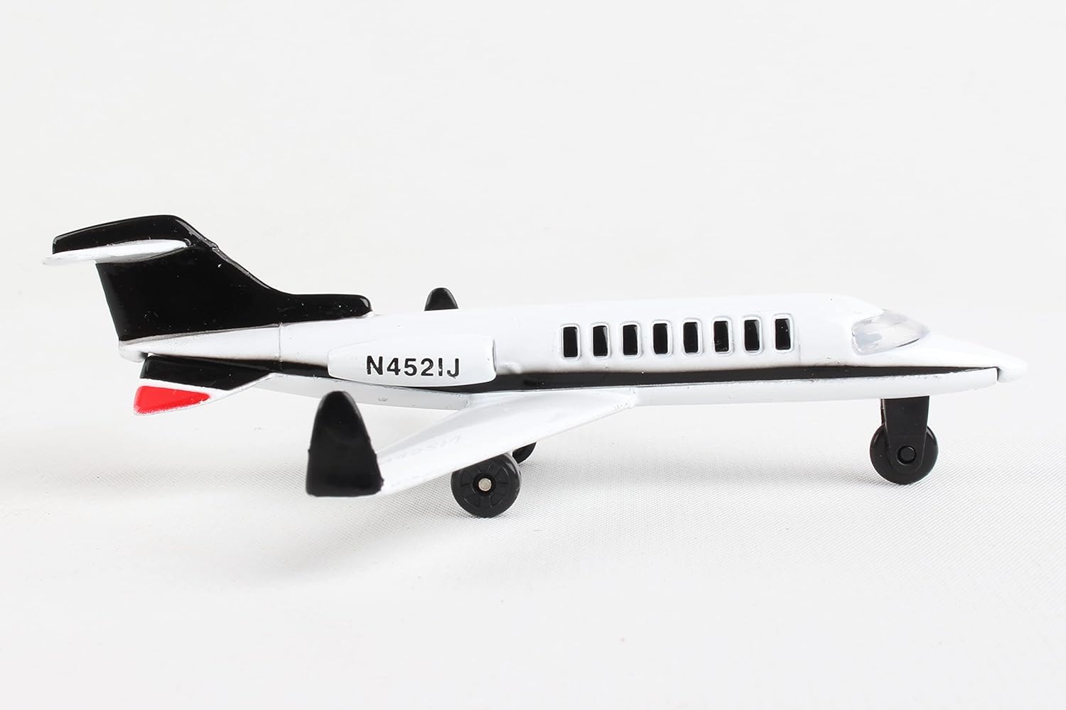 Daron Worldwide Trading Runway24 Private Jet Vehicle Medium