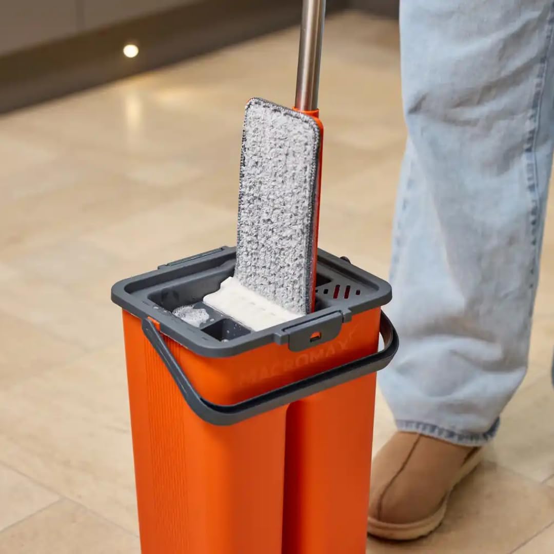 Macromax Aqua Revolution - Juego de fregona Plana y Cubo, con Capacidad de 8 litros, Limpieza en húmedo y seco, Cabezales de fregona de Microfibra Lavables y reemplazos, Mango Giratorio de 180°, mopa